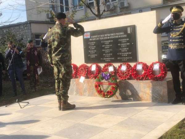 Nderohen pjesëtarët e Forcave britanike që humbën jetën gjatë shërbimit në Kosovë