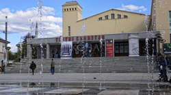 Shteti synon që pas dy vjetësh ta bëjë Teatrin Kombëtar me udhëheqës artistik