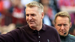 Norwich zyrtarizon trajnerin Dean Smith