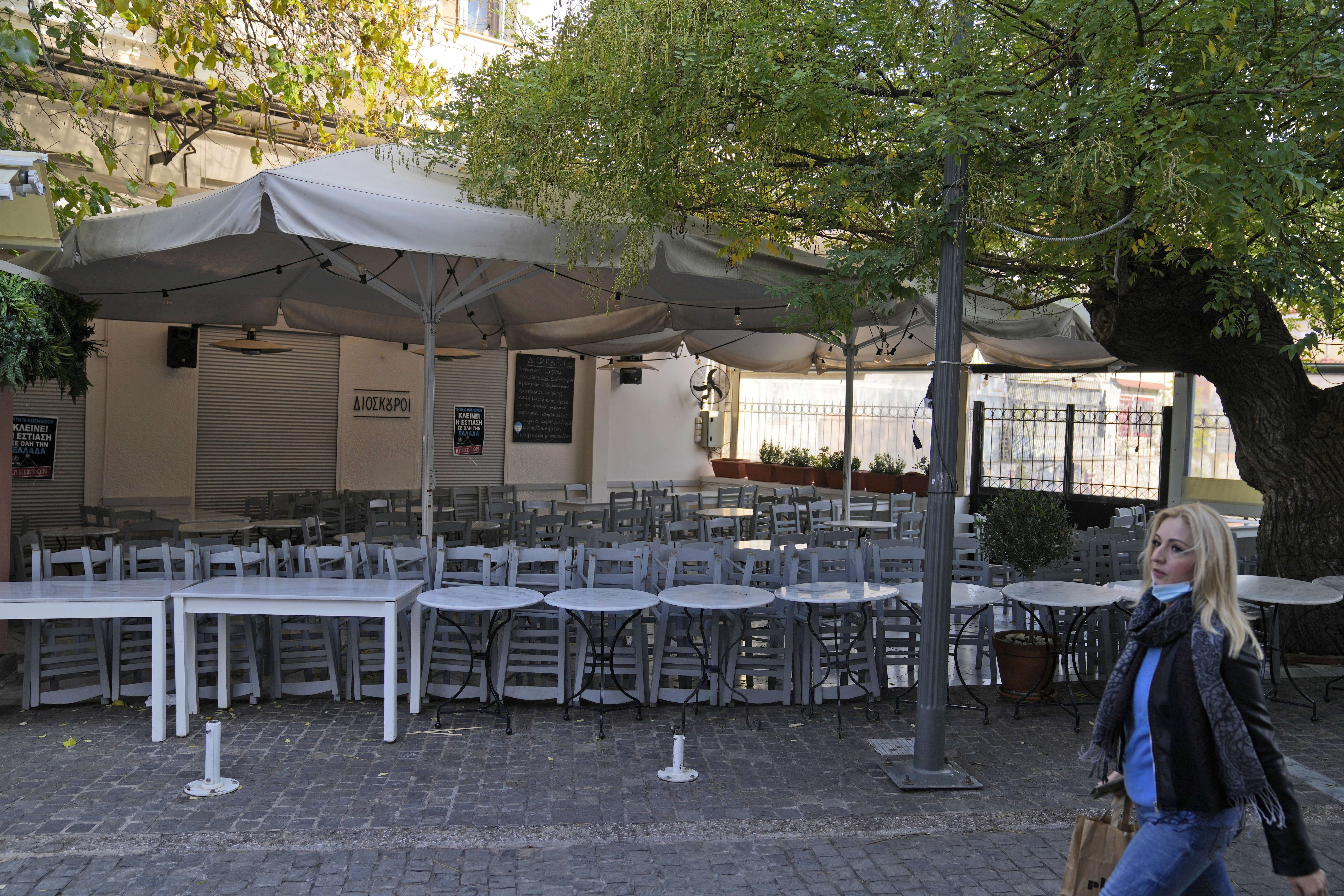 Pronarët e kafeneve greke kërkojnë ndihmë financiare