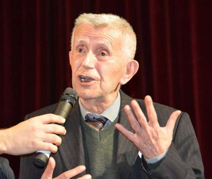 Vdiq shkrimtari dhe dramaturgu, Fadil Kraja