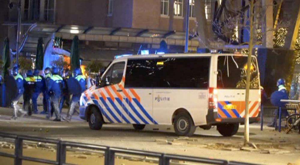 Trazirat kundër masave COVID-19 shpërthejnë edhe në Hagë të Holandës