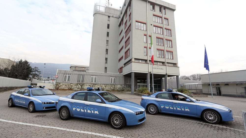 Tentoi të arratisej, i riu shqiptar arrestohet dy herë brenda 12 orëve në Itali