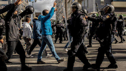 Policia përleshet me protestuesit në Spanjë