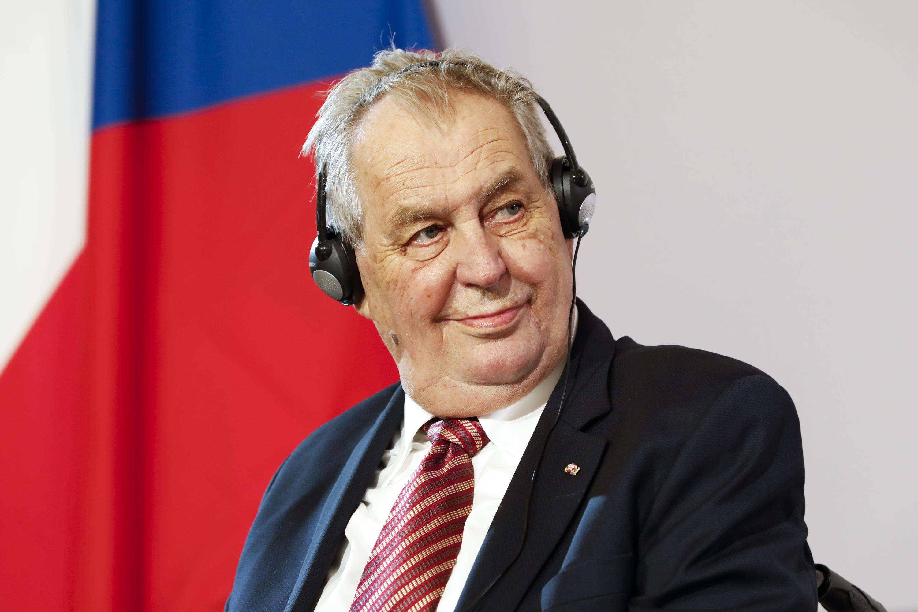 Presidenti i Çekisë shtrihet përsëri në spital, rezulton pozitiv me koronavirus