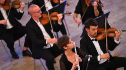 “Engjëj dhe xixëllonja” me Filharmoninë për të mos harruar