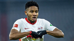 Nkunku do të mbetet te Leipzigu