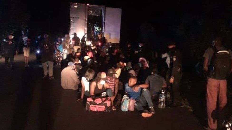 Policia në Guatemala liron 126 migrantë nga një kontejner i braktisur