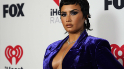 Demi Lovato ia dedikoi këngën e re mikut që i vdiq nga mbidoza