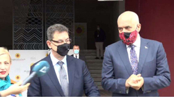 Shefi i Pfizerit mbërrin në Tiranë, i impresionuar nga Edi Rama