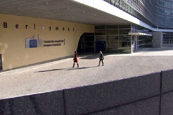 Raporti i KE për Shqipërinë: Të hapen negociatat, vendi ka shënuar rezultate të prekshme në reforma