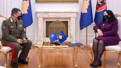 Osmani diskuton me komandantin e KFOR-it për situatën e sigurisë në Kosovë
