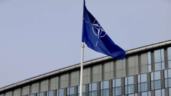 Franca porosit NATO-n që të mos i frikësohet ushtrisë së re të BE-së