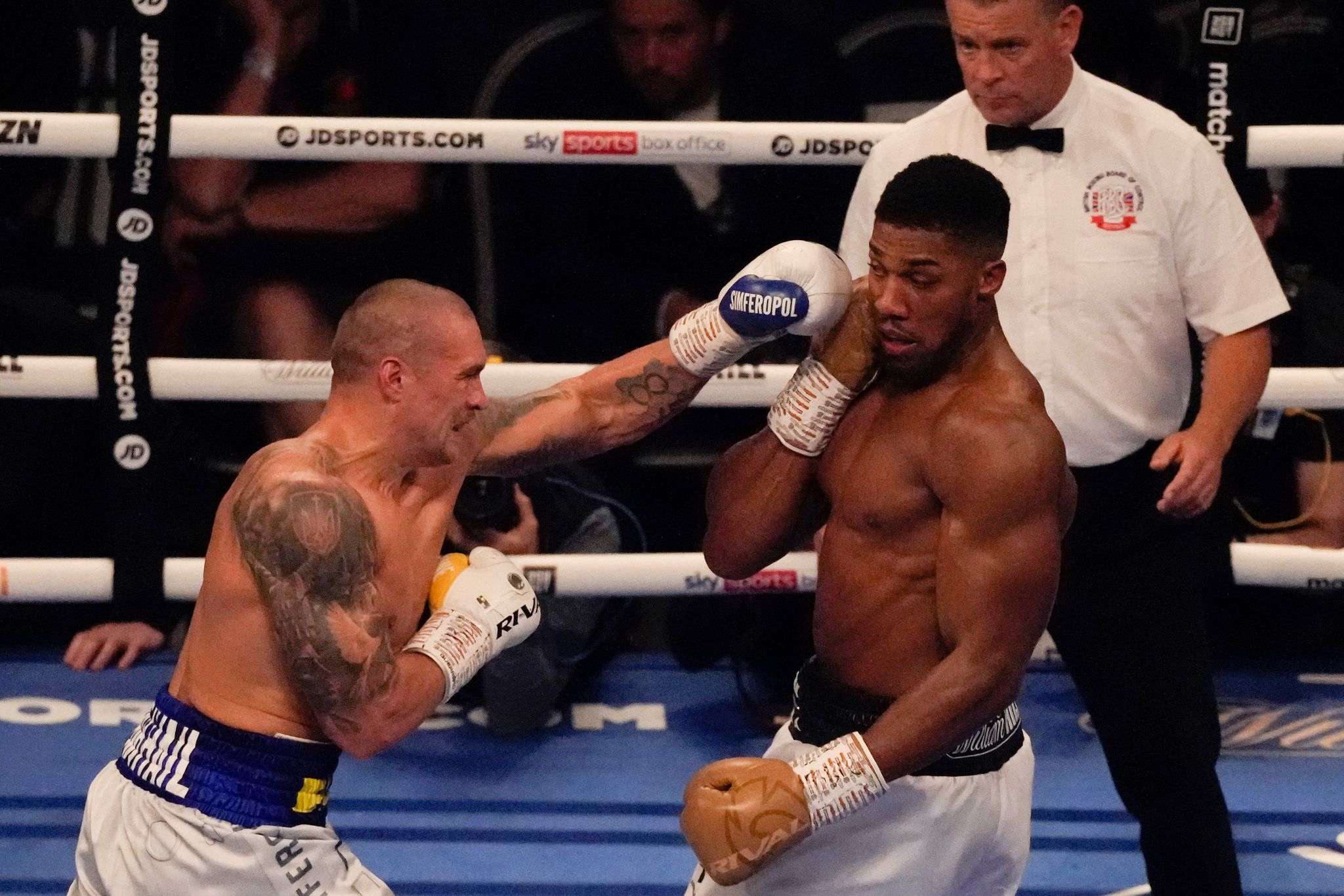 Rimeçi Joshua-Usyk mund të zhvillohet në muajin mars