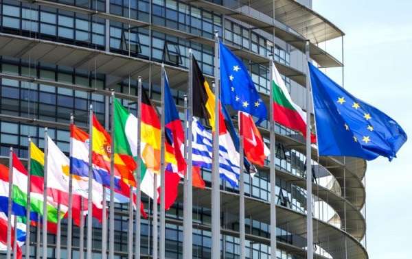 Eurodeputetët: Këshilli Evropian të miratojë pa vonesa heqjen e vizave për Kosovën