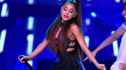 Ariana Grande shet vilën në Hollywood Hills për 14 milionë dollarë