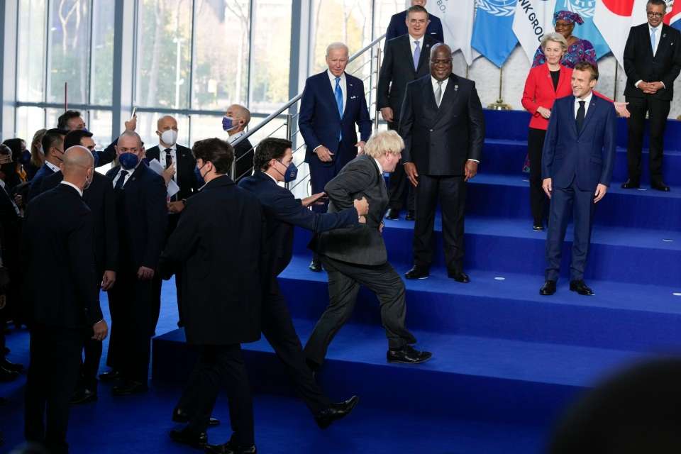 Johnsoni përgatitet “të përplaset” me Macronin pas “luftës” Britani-Francë rreth peshkatarëve