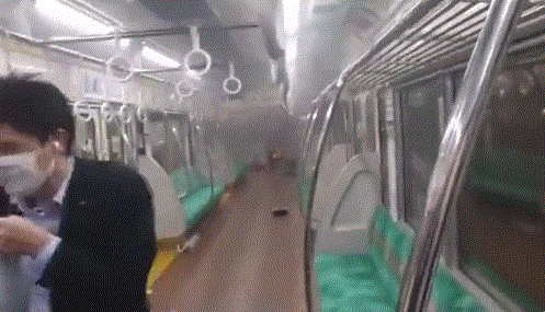 Sulm me thikë dhe zjarr në një metro në Tokio, të paktën 10 të lënduar