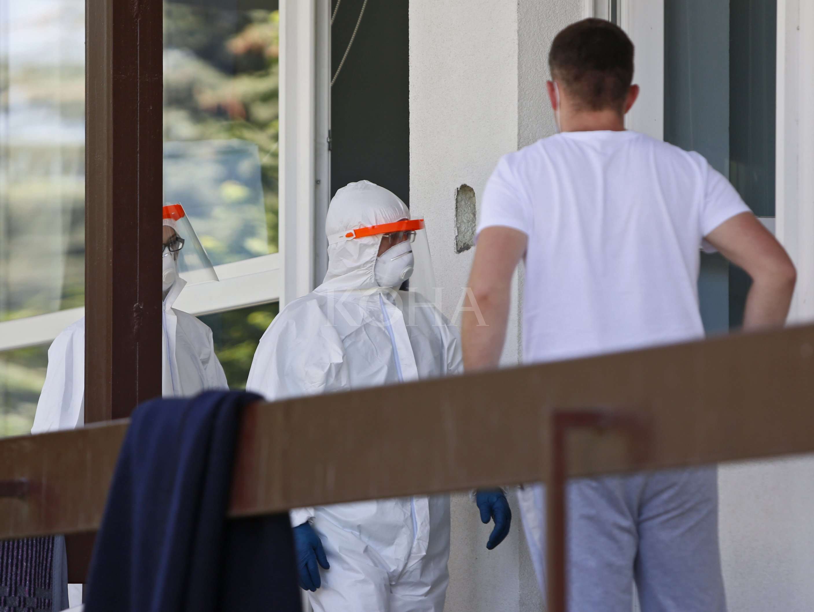Mbi 1,000 pacientë në trajtim nga COVID-19, 73 në gjendje të rëndë