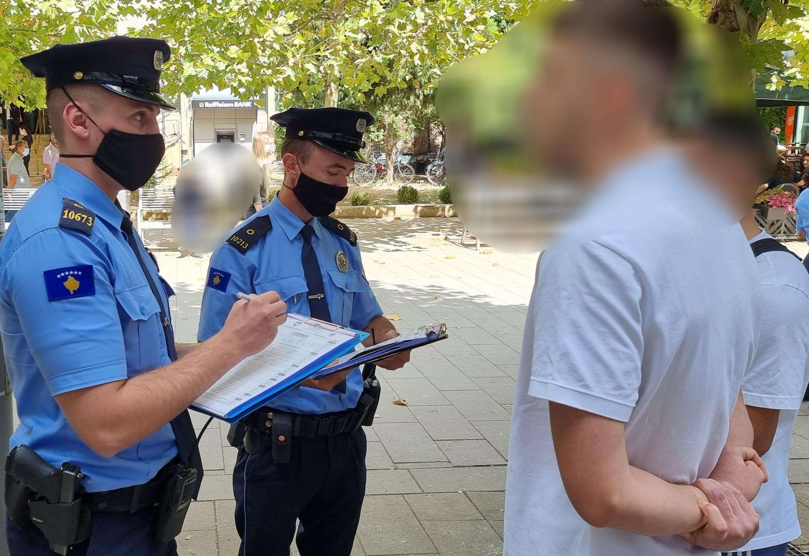 Për shtatë ditë Policia në Ferizaj ka dënuar 1522 persona për mosrespektim të masave