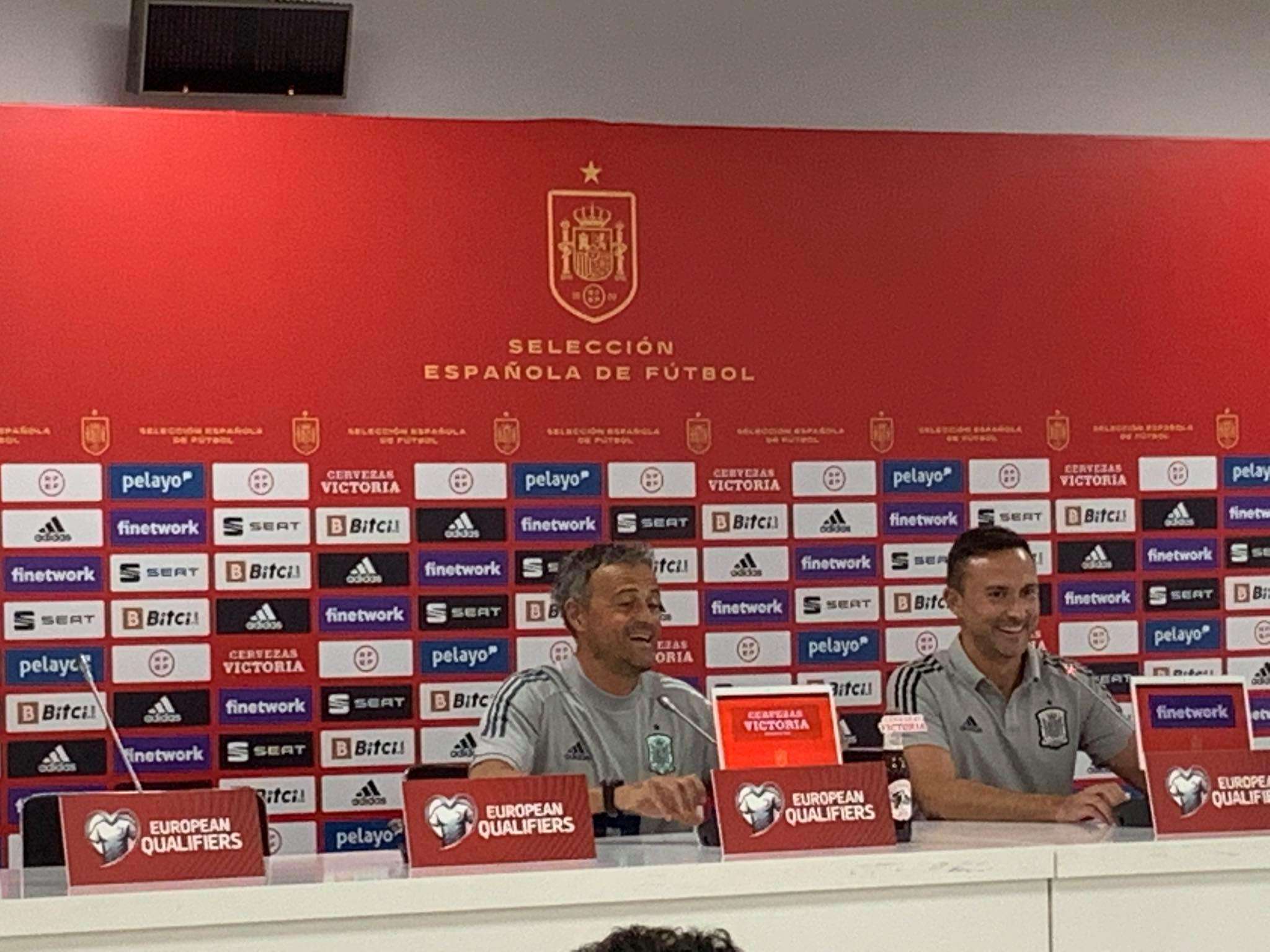 Enrique thotë se Spanja ka ardhur për futboll, e jo për politikë