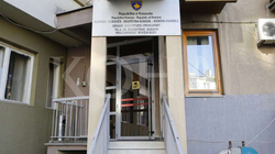 Dyshime për korrupsion në tender, arrestohen dy zyrtarë të AQP-së