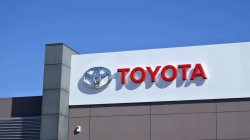 Toyota: S’ka ndryshim në planin për prodhim të 9.7 milionë automjeteve këtë vit