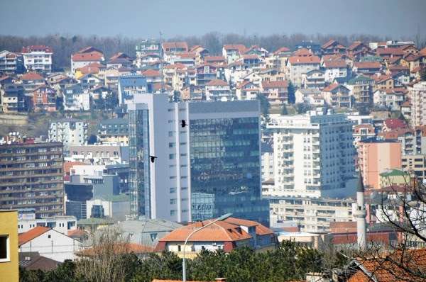 Punonjësve të institucioneve publike nga nesër u kërkohet certifikata e vaksinimit ose testi negativ