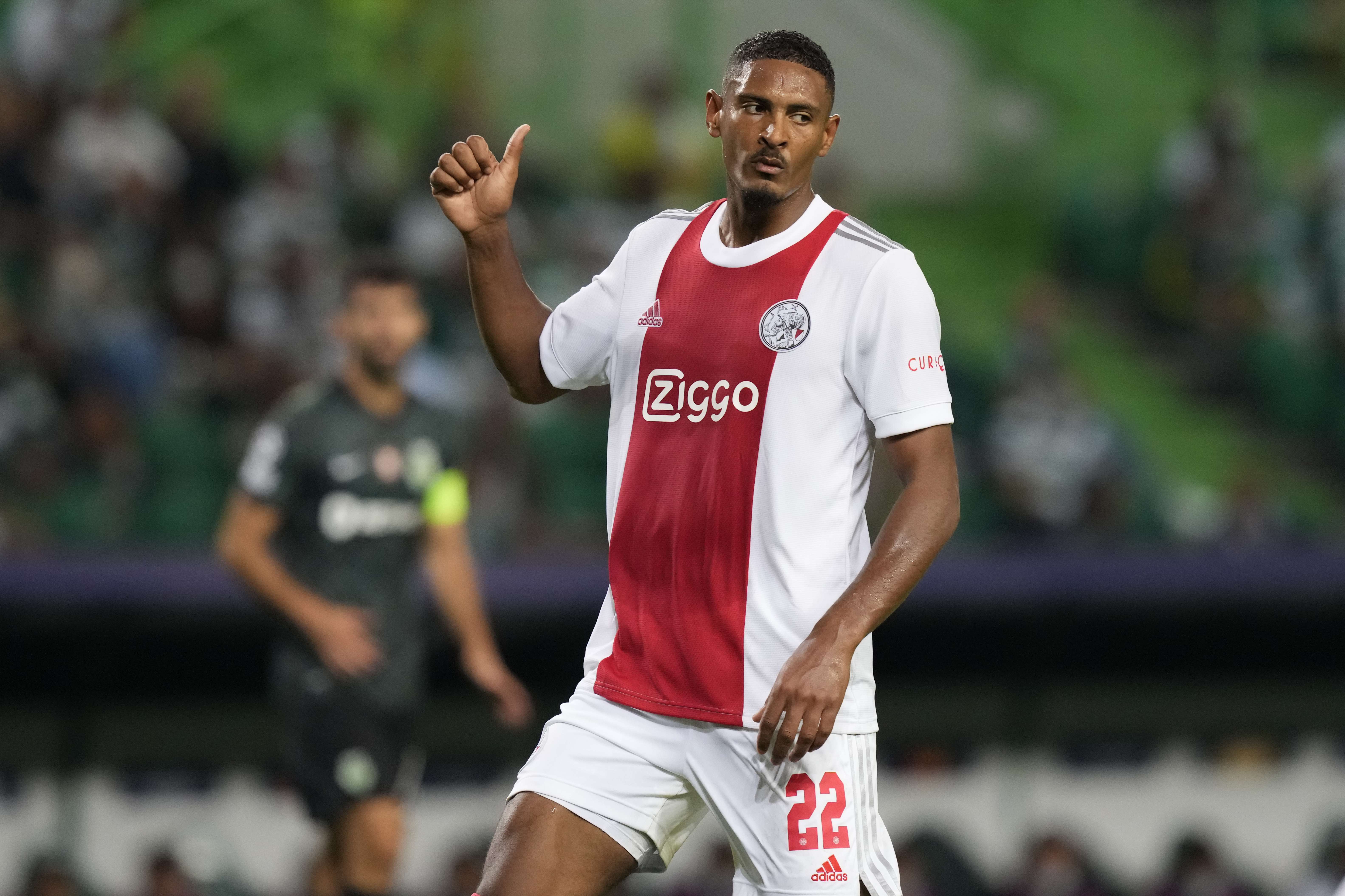 Haller vetëm lojtari i dytë që ka shënuar katër gola në debutim në Champions