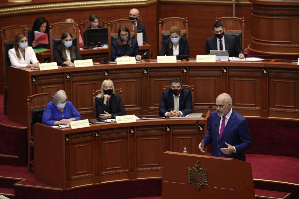 AP: Shqipëria në krye të renditjes botërore për numrin e grave në kabinetin qeveritar