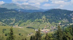 Rugovasit duan rrugë që i lidh me Malin e Zi, e shohin mundësi për zhvillim turizmi
