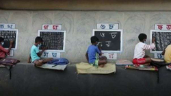Pandemia shtyu mësuesin në Indi të kthejë rrugën në klasë mësimi