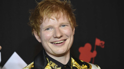Ed Sheeran e tejkalon veten në toplistë me hitin e ri “Shivers”