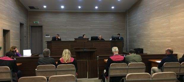 Mungojnë dëshmitarët, dështon gjykimi për krim të organizuar me vizat italiane ndaj Rugovës e të tjerëve