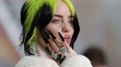 Billie Eilish ka humbur 100,000 ndjekës pas fotografive ku pozoi gjoksin