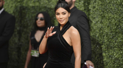 Kim Kardashian do të prezantojë shoun humoristik “SNL”