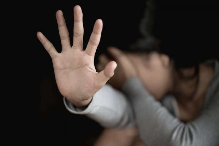 Një grua në Graqanicë arrestohet se keqtrajtoi fëmijët e saj të mitur
