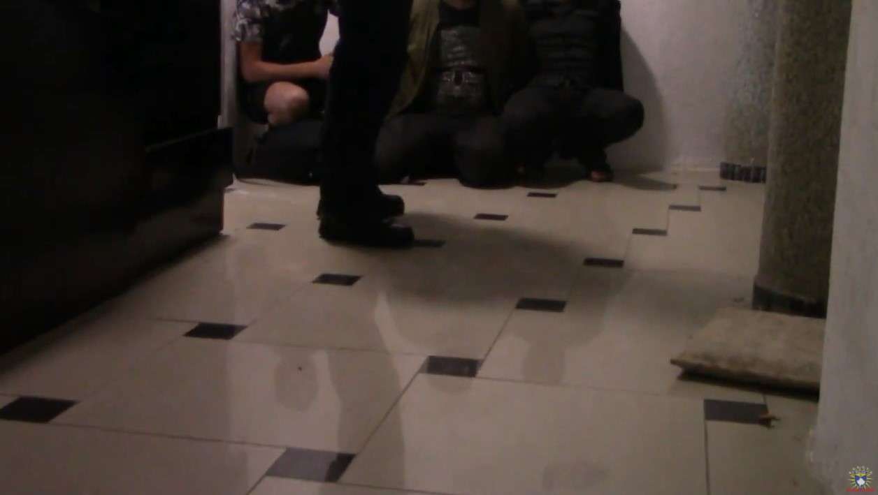 Arrestohen dhjetë persona të dyshuar për kontrabandim me migrantë