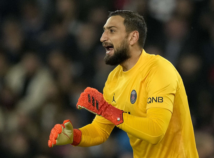 PSG: Donnarumma on point