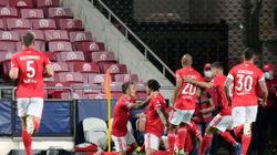 Benfica kalon në epërsi ndaj Barcelonës 