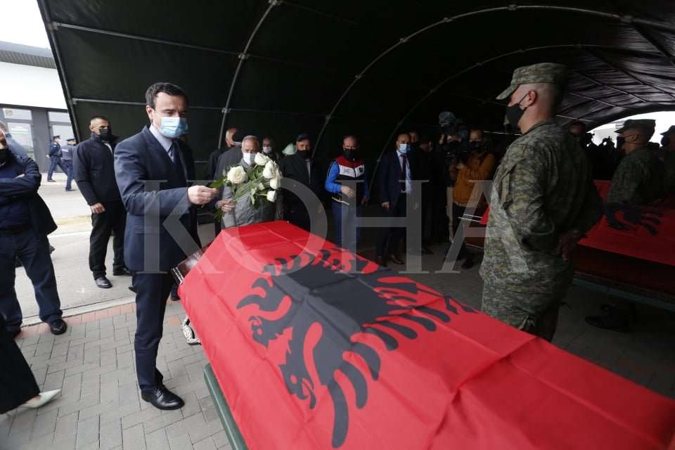 Sot kthehen mbetjet mortore të viktimave të masakrës së Rezallës të gjetura në Serbi