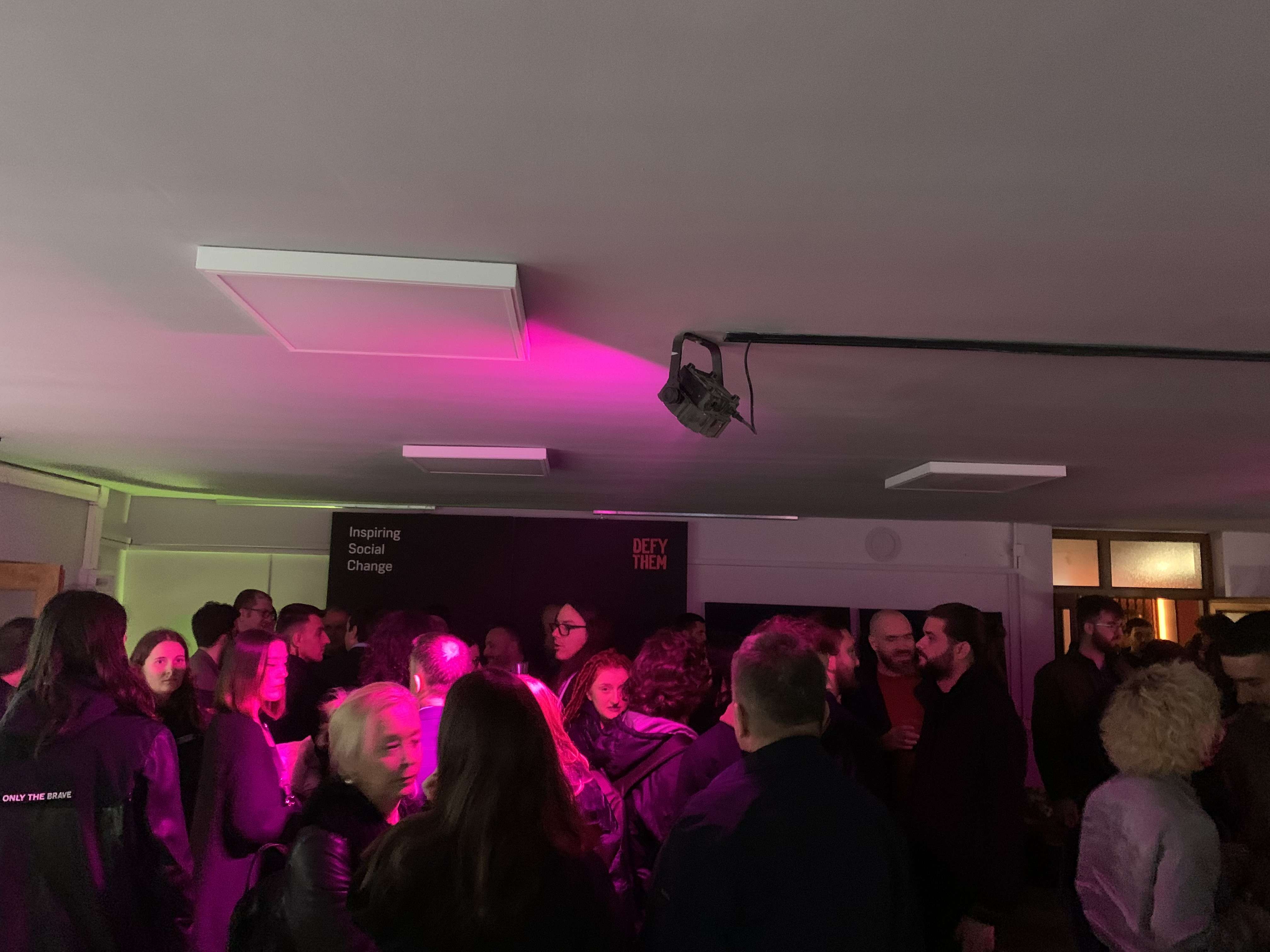 Rilindja e strehimores si qendër kulturore me “Defy Them”