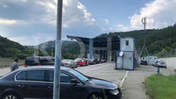 Pritje mbi tri orë për të hyrë në Serbi përmes pikës kufitare në Merdar