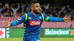 Napoli fiton dhe mban hapin në garë për titull