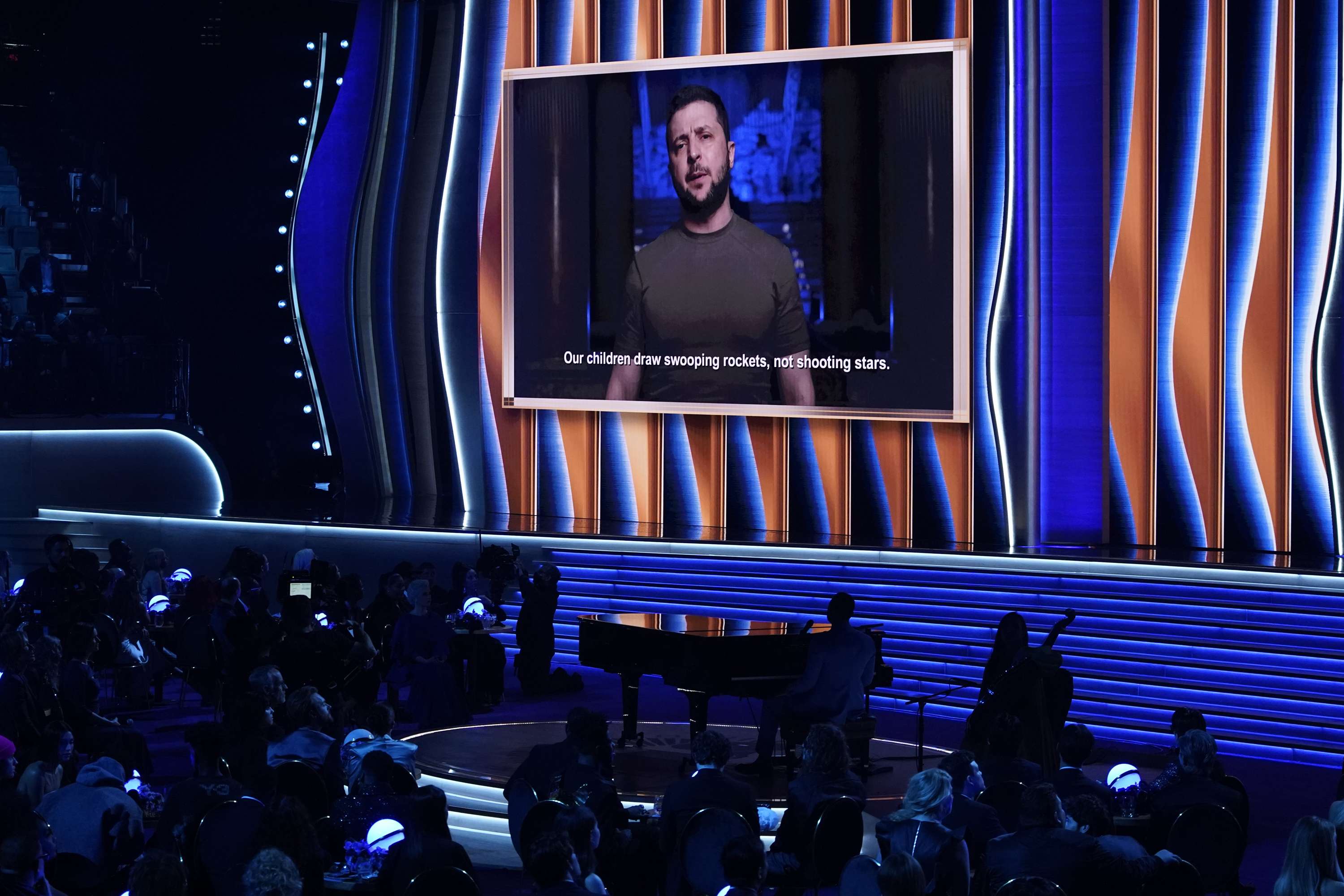 Volodymyr Zelensky u drejtohet yjeve në “Grammy” me mesazh emocionues