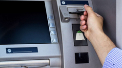Drei Banken melden die Einzahlung von Falschgeld
