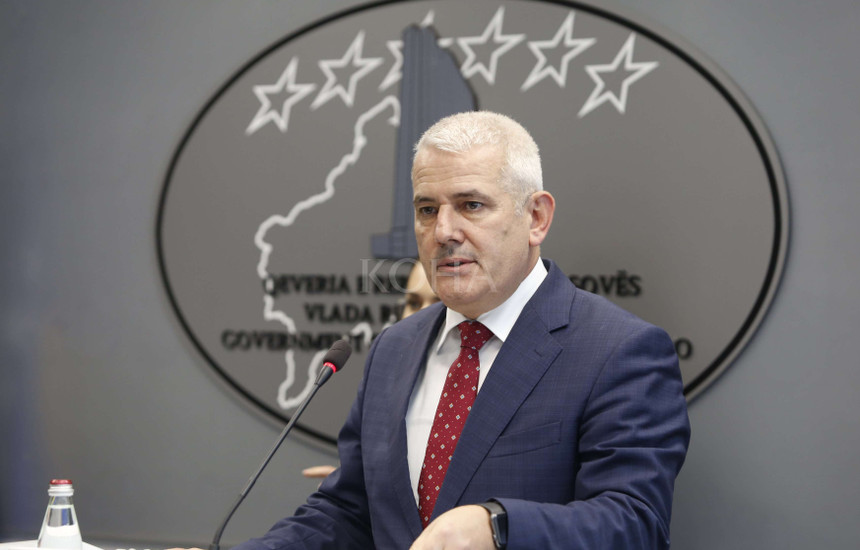 Xhelal Sveçla, arrestimi i policëve, MPB