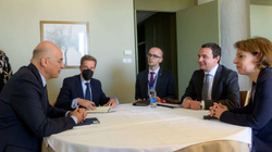 Greqia s’flet për njohjen e Kosovës, por thotë se po avokon për liberalizim vizash