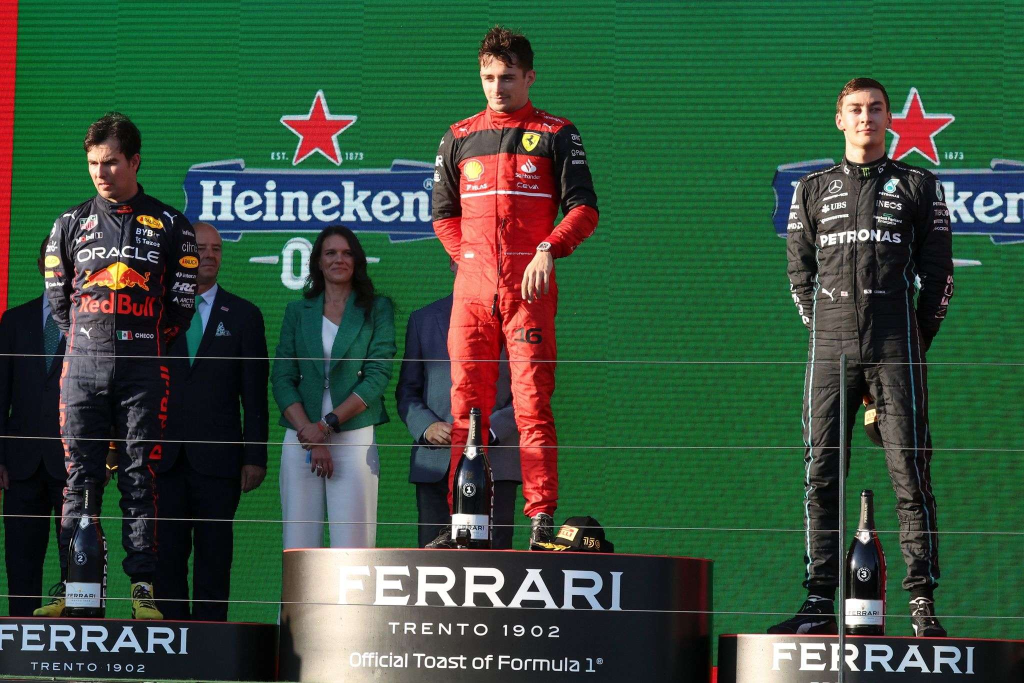 Charles Leclerc i Ferrarit fiton garën e Shpërblimit të Madh të Australisë