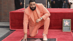 DJ Khaled nderohet me yll në shtegun e famës në Hollywood